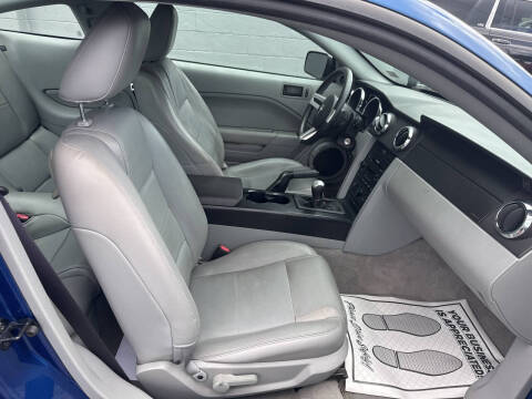 2006 Ford Mustang V6 Standard