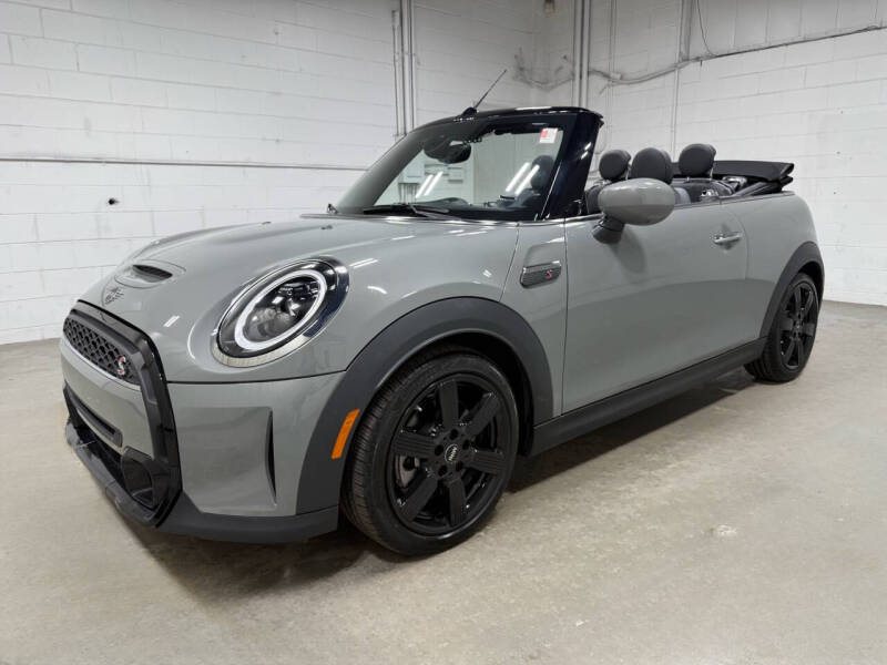 2023 MINI Convertible S's photo