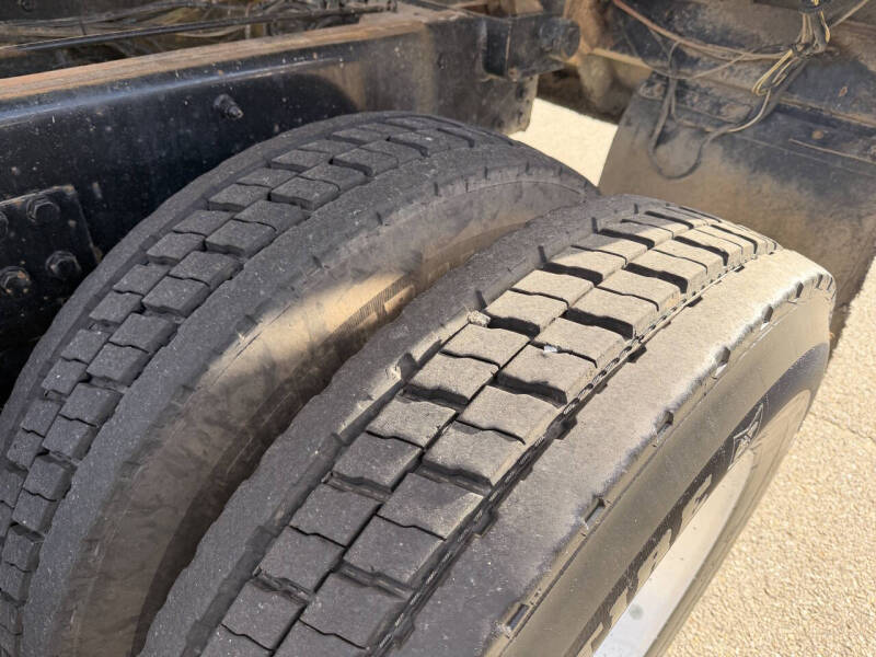 2013 Peterbilt Tri/A 367 8x4