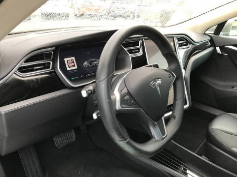 2015 Tesla Model S 70D