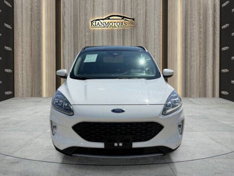 2020 Ford Escape Hybrid Titanium