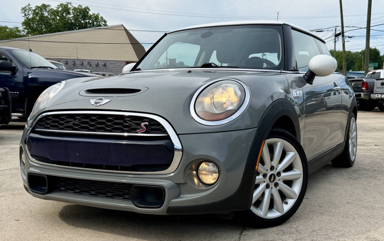 Gray 2017 MINI Cooper S 2-Door Hatchback FWD Hatchback Front-Wheel Drive 6-Speed Automatic