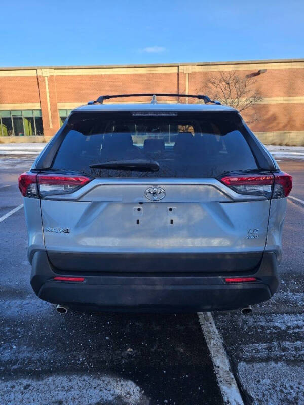 2019 Toyota RAV4 LE