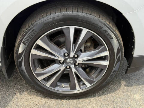 2017 Nissan Pathfinder Platinum