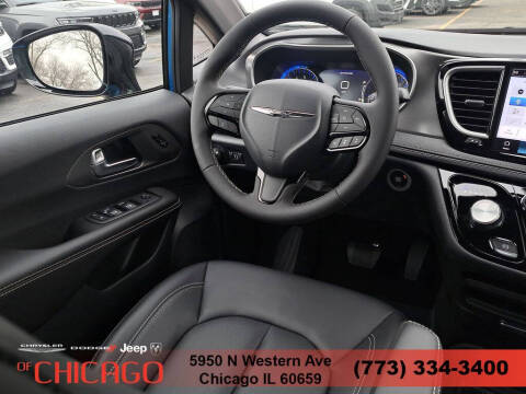 2026 Chrysler Pacifica Select