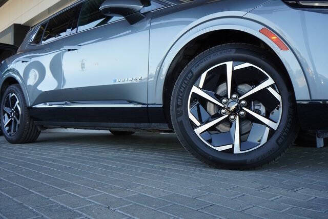 2025 Chevrolet Equinox EV LT 2