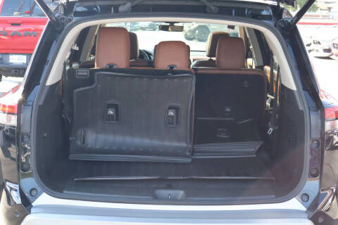 2023 Nissan Pathfinder Platinum