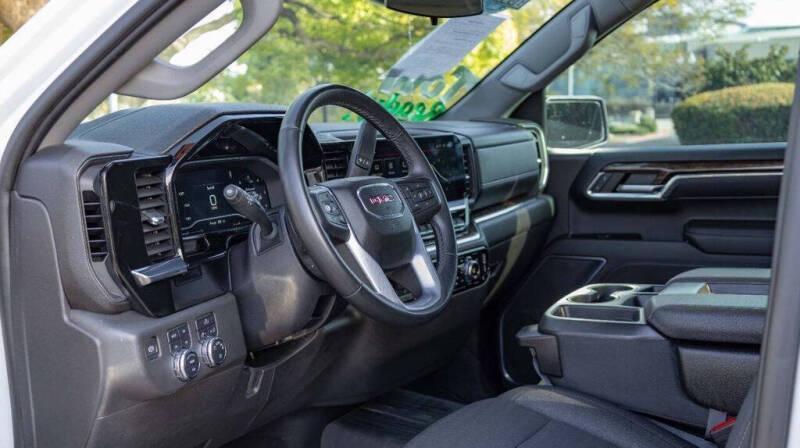 2023 GMC Sierra 1500 SLE