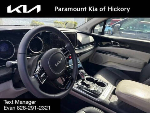 2024 Kia Carnival EX