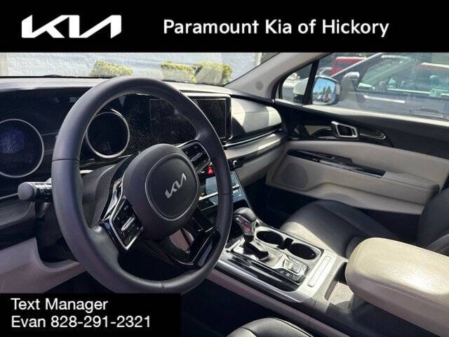 2024 Kia Carnival EX