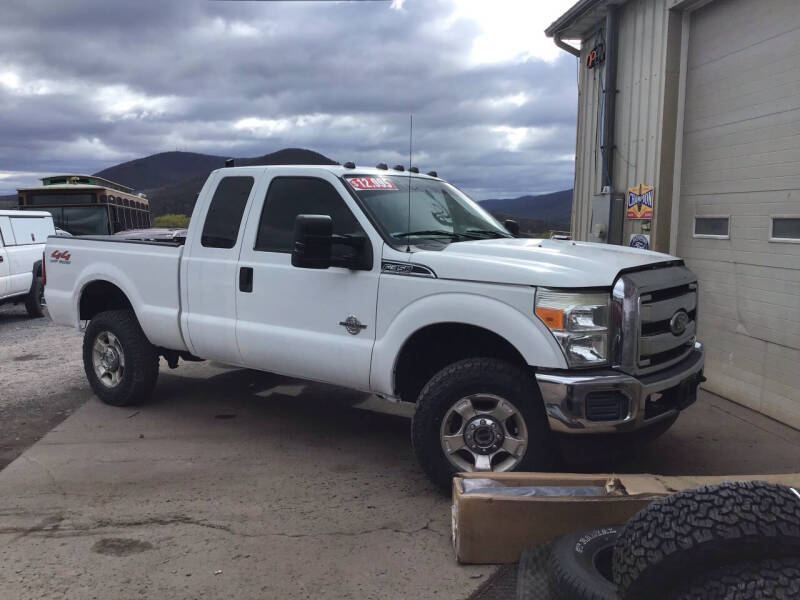 2011 Ford F-350 Super Duty XLT's photo