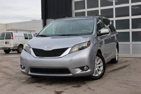 2011 Toyota Sienna LE 7-Passenger
