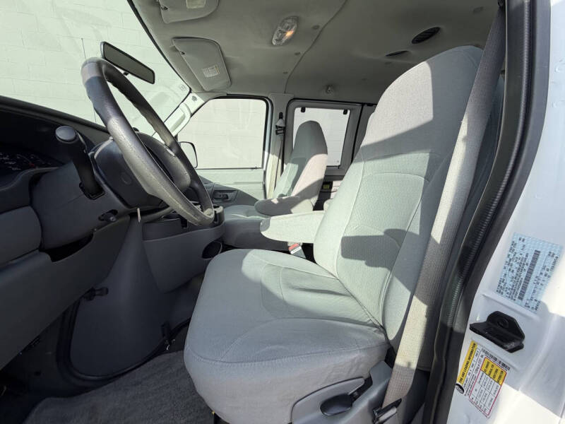 2007 Ford E-Series E-150 XLT