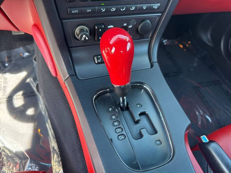 2003 Ford Thunderbird