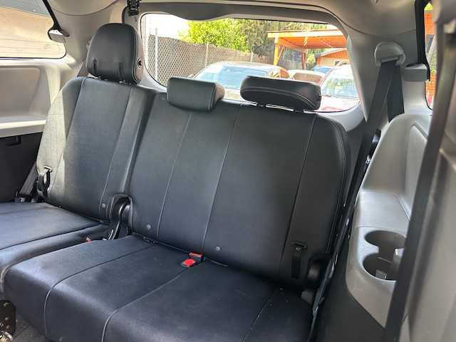 2017 Toyota Sienna SE Premium 8-Passenger
