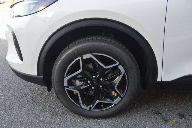 2026 Ford Escape Platinum