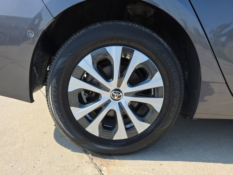 2019 Toyota Prius LE AWD-e