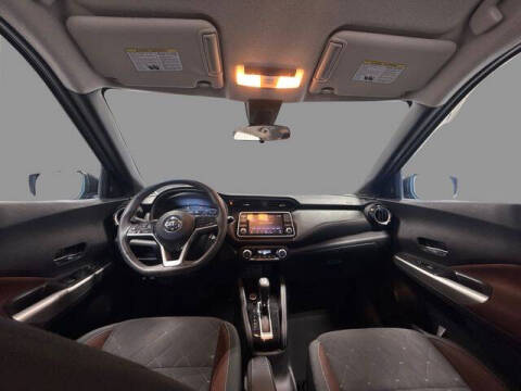 2020 Nissan Kicks SR