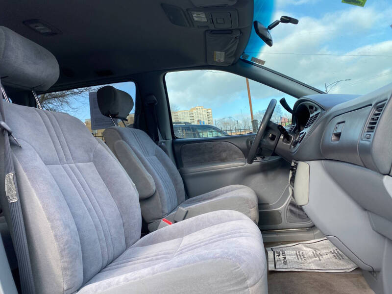 2001 Toyota Sienna LE