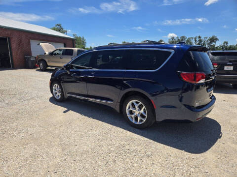 2017 Chrysler Pacifica Touring Plus