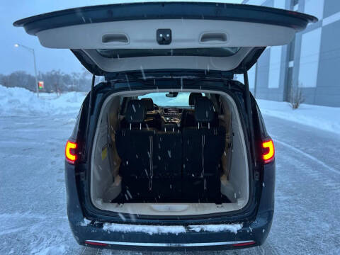 2022 Chrysler Pacifica Hybrid Touring L