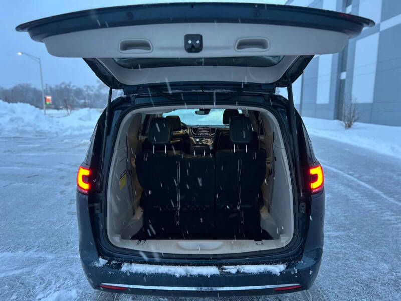 2022 Chrysler Pacifica Hybrid Touring L