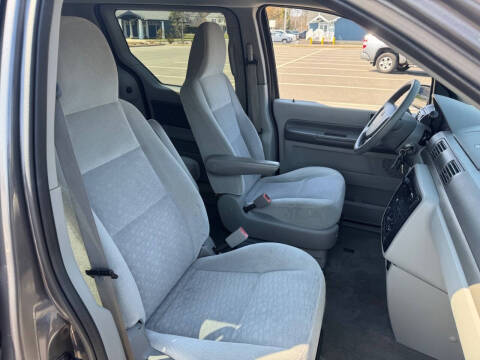 2004 Ford Freestar S