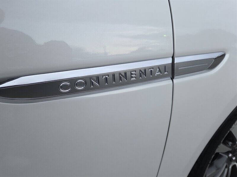 2019 Lincoln Continental Select