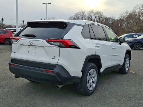 2023 Toyota RAV4 LE