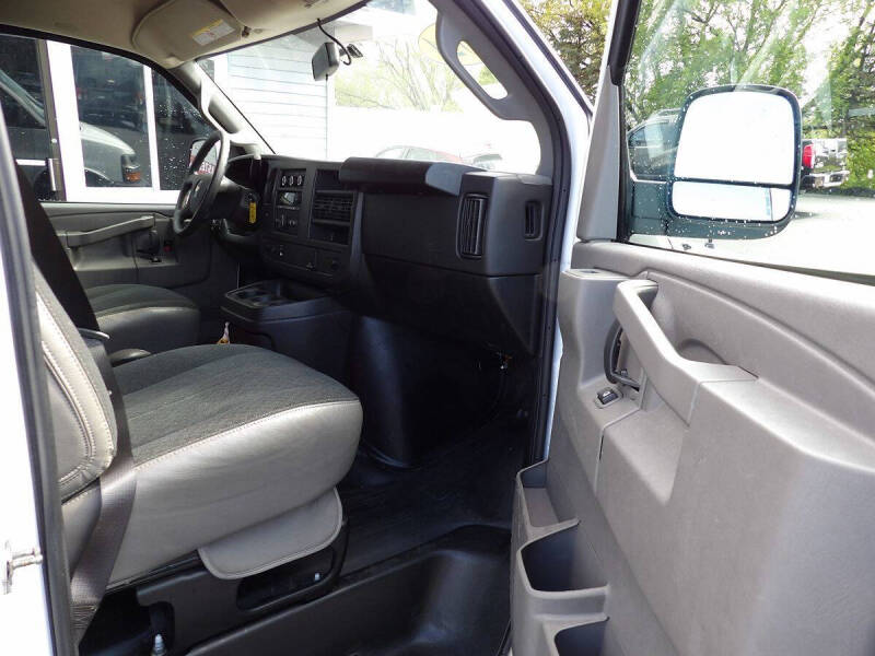 2024 Chevrolet Express 2500