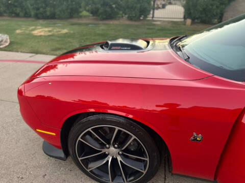 2015 Dodge Challenger R/T Scat Pack Shaker