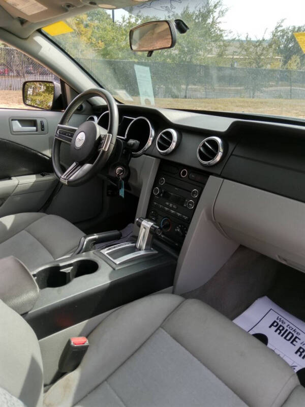 2009 Ford Mustang V6 Deluxe