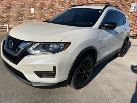 2017 Nissan Rogue for sale at Tiger Auto Sales in Guymon OK