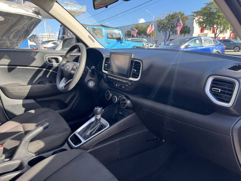 2021 Hyundai Venue SE