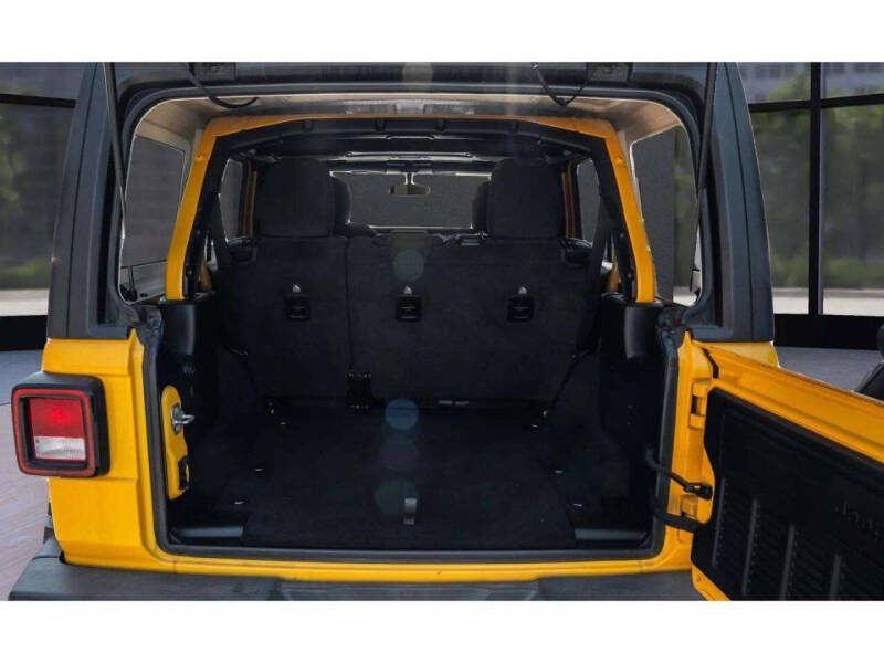 2021 Jeep Wrangler Unlimited Sahara Altitude