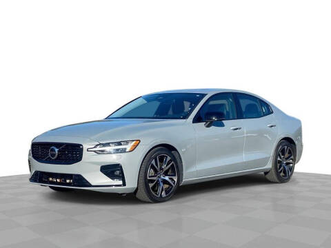 2024 Volvo S60 B5 Core Dark Theme