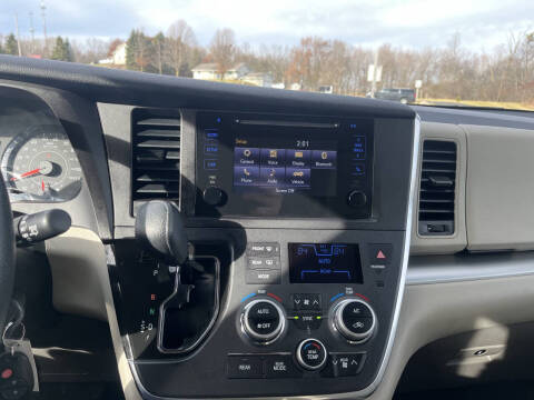 2016 Toyota Sienna L 7-Passenger