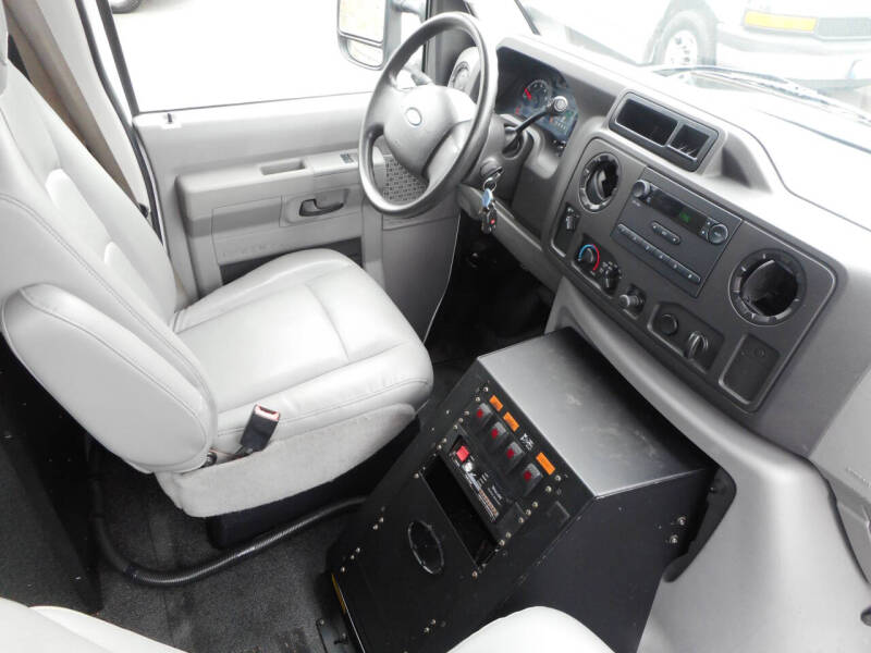 2009 Ford E-Series E-350 SD