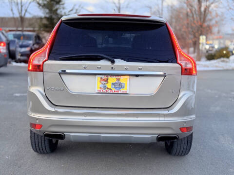 2016 Volvo XC60 T5 Drive-E Platinum