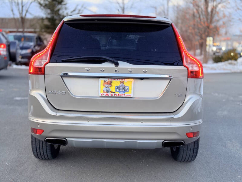 2016 Volvo XC60 T5 Drive-E Platinum