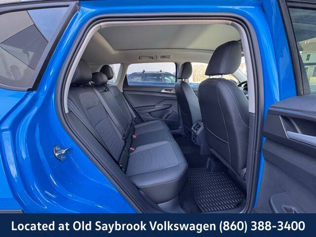 2025 Volkswagen Taos SE Black