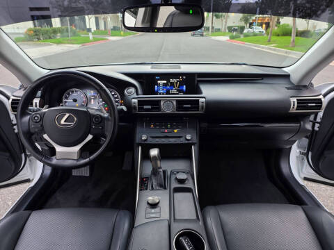 2016 Lexus IS 200t