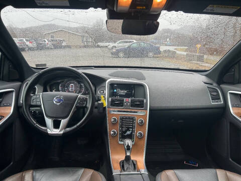 2016 Volvo XC60 T5 Platinum