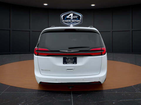 2022 Chrysler Pacifica Touring L