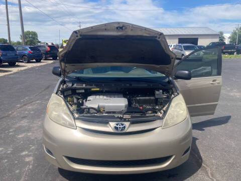 2008 Toyota Sienna LE 7-Passenger