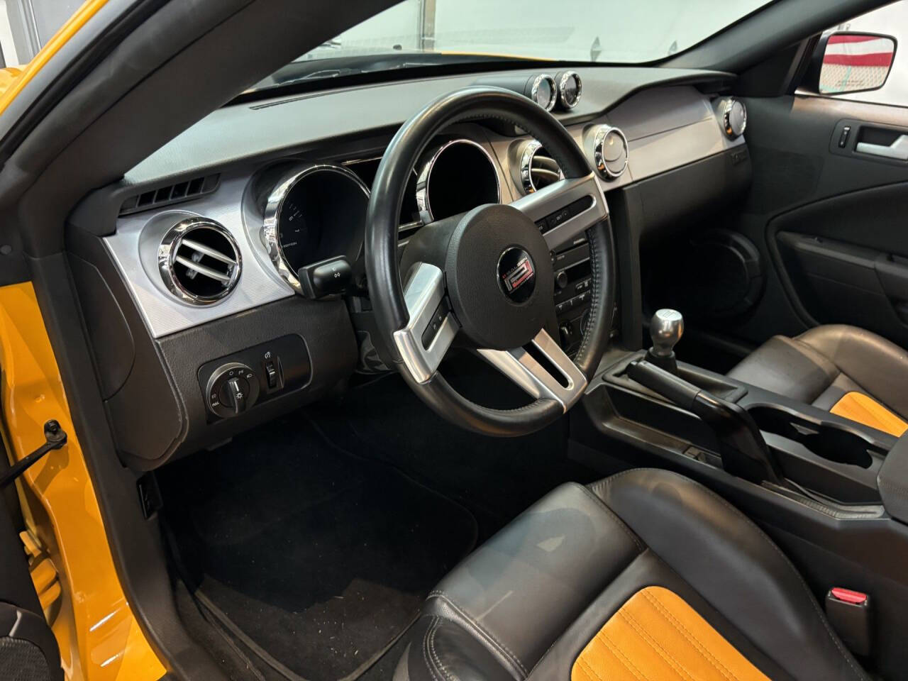 2007 Ford Mustang 21