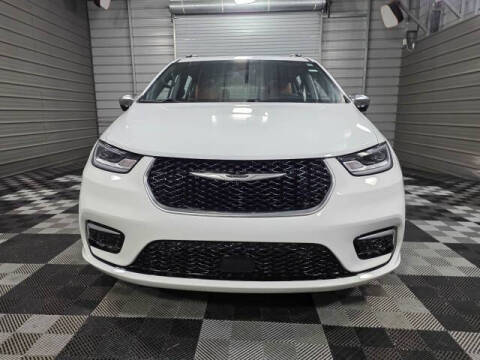 2025 Chrysler Pacifica Plug-In Hybrid Pinnacle