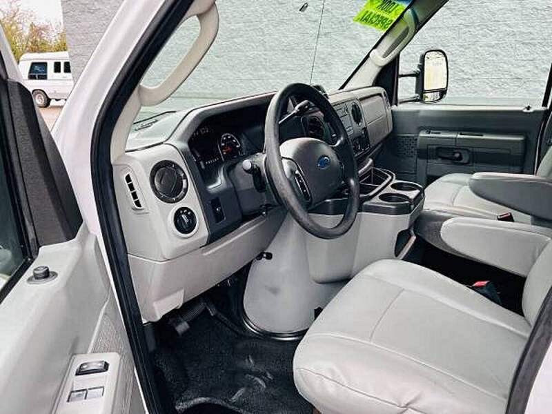 2012 Ford E-Series E-450 SD