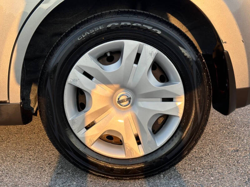 2012 Nissan Versa 1.8 S