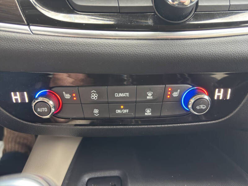 2018 Buick Enclave Essence